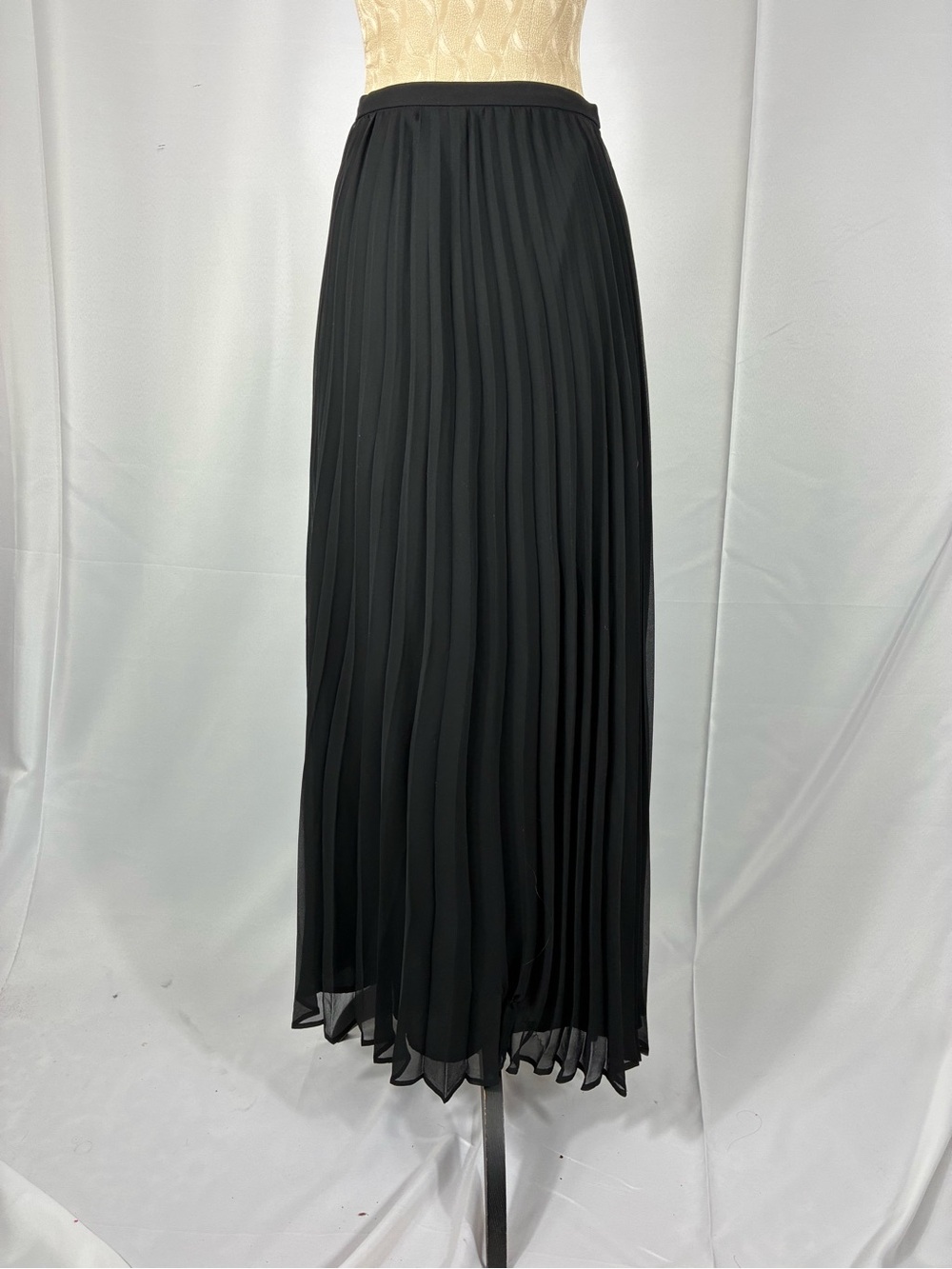 Twelfth Street by Cynthia Vincent Black Pleated Maxi Skirt